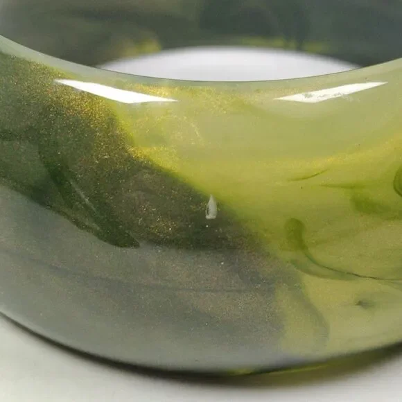 Wide Chunky Glossy Green Marbled Resin Bangle Fashion Statement Bracelet 9" - Picture 6 of 14